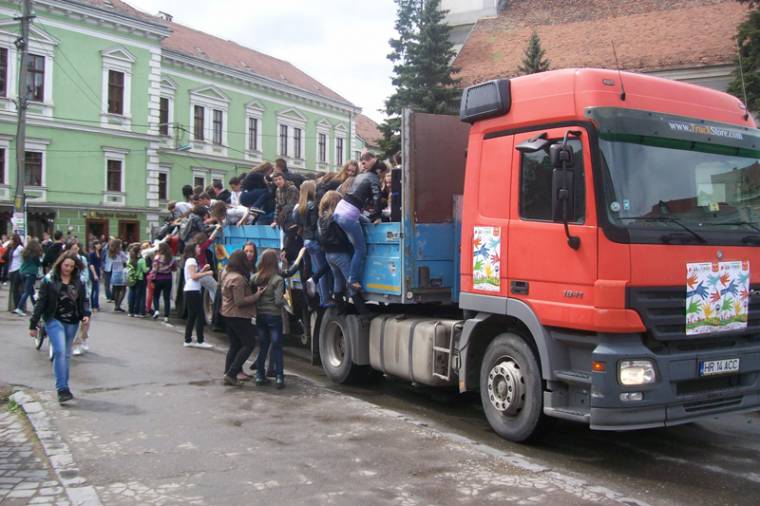 Flash mob és partikamion – Na mizu, mizu, mizu?