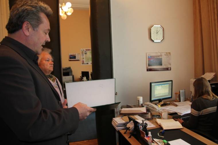 Szent János utca: a lakók kérik az aszfaltozás folytatását