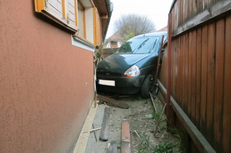 Hat év alatt hatszor ütköztek a háznak