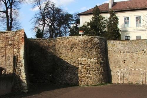 Őrségváltás és makett a Székely Támadt-várnál