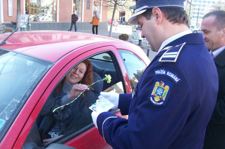 Büntetés helyett virágosztás