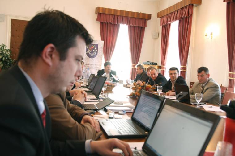 Egyetlen napirendi pont