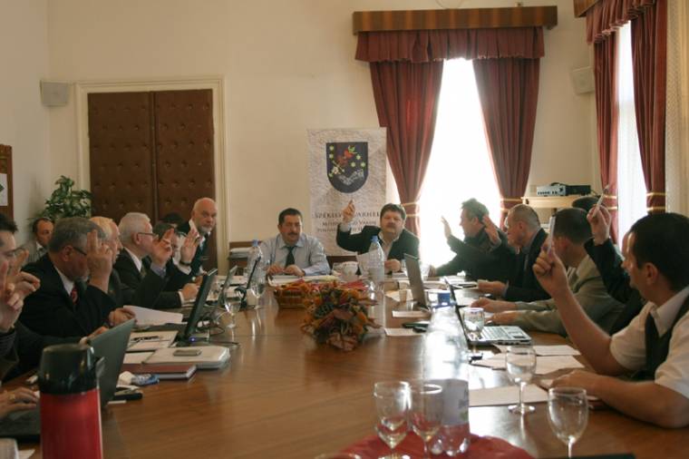 14 napirendi pont Udvarhely áprilisi tanácsülésén