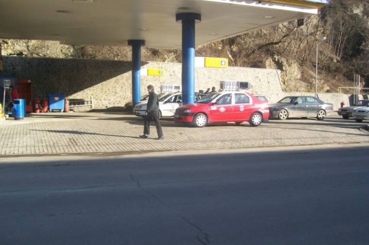 Banikkal fizettek a benzinkútnál