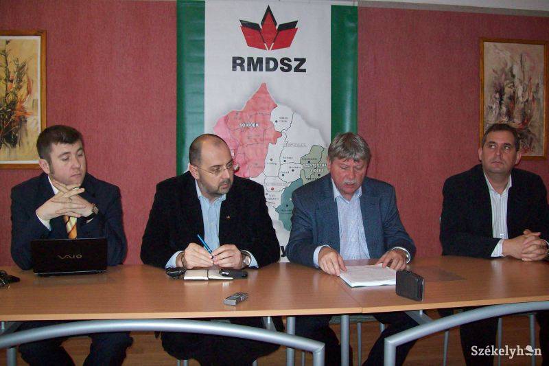 Kelemen Hunor szerint soha nem beszélt Verestóy Attilával a kulturális minisztérium által végeztetett munkálatokról •  Fotó: Pál Gábor