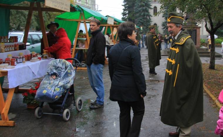 Elmosta az eső a II. Mézes Napokat