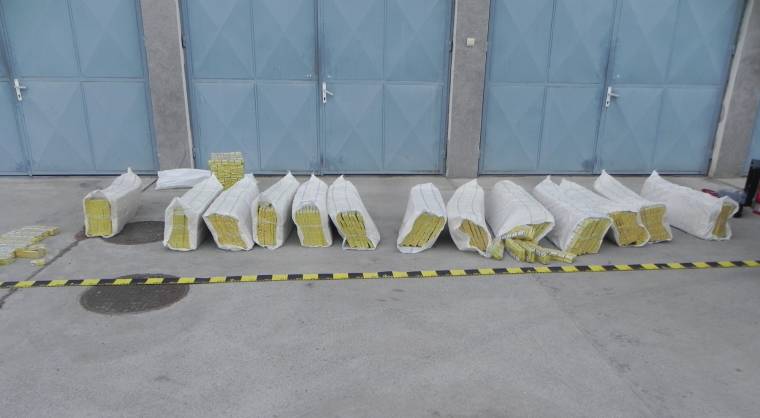 Csempészeket üldöztek