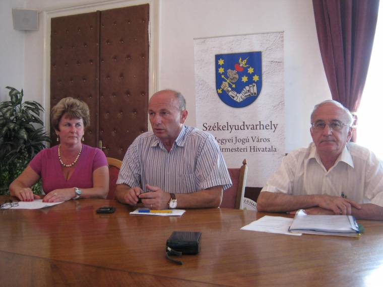 Szökőkutas rendszabályok, aszfaltozás kérésre