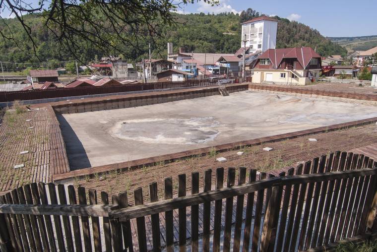 Szezonra nem készül el a parajdi strand