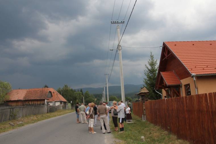 Felavatták a sikaszói villamos hálózatot