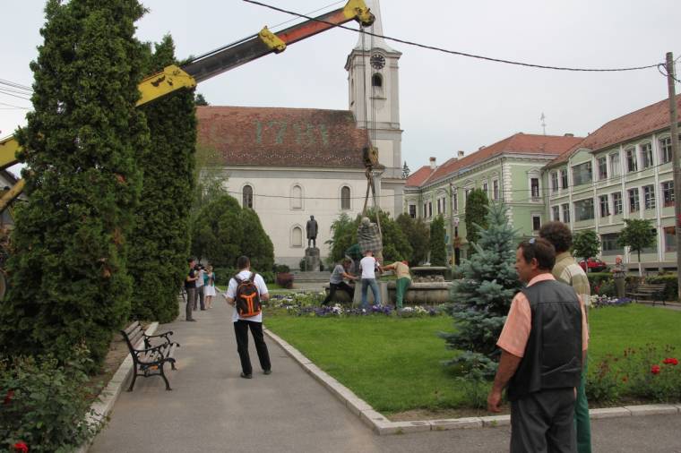 Megújultak a szökőkút szobrai