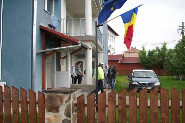 Idős férfi látta el falustársa baját Korondon