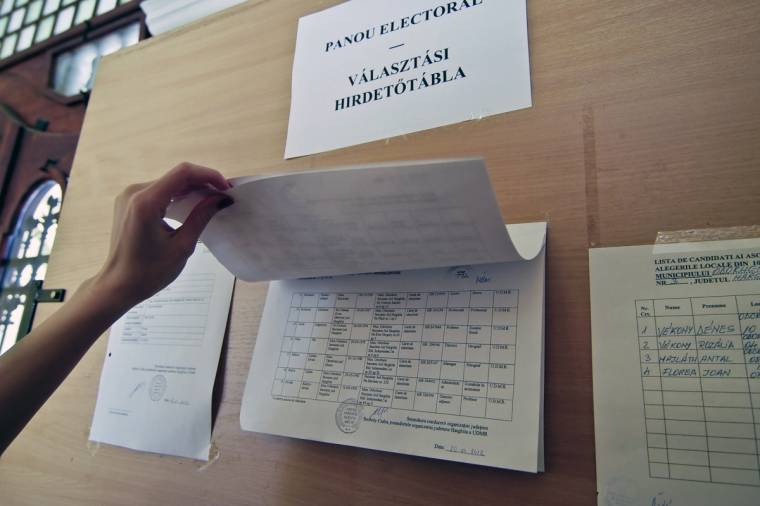 Leváltották a választóbizottsági elnökök zömét