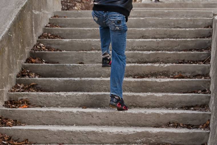 Hólé vitte el a lépcsőt?