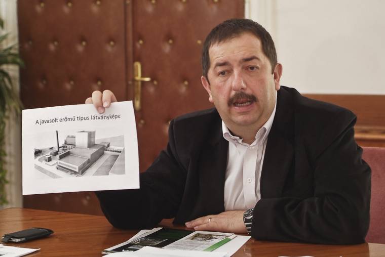 Bunta nem tűri, ha „küllői közé pálcikát dugdosnak”