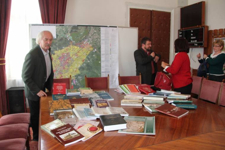 Könyveket adományoztak