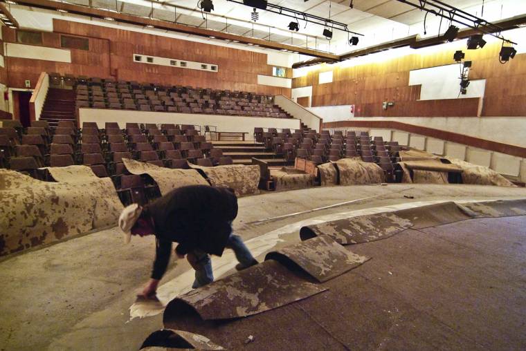 Nagyobb lett a Stúdió mozi színpada