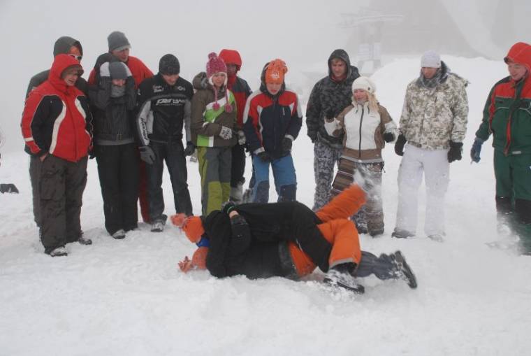 Boldog hóhányót! kívántak