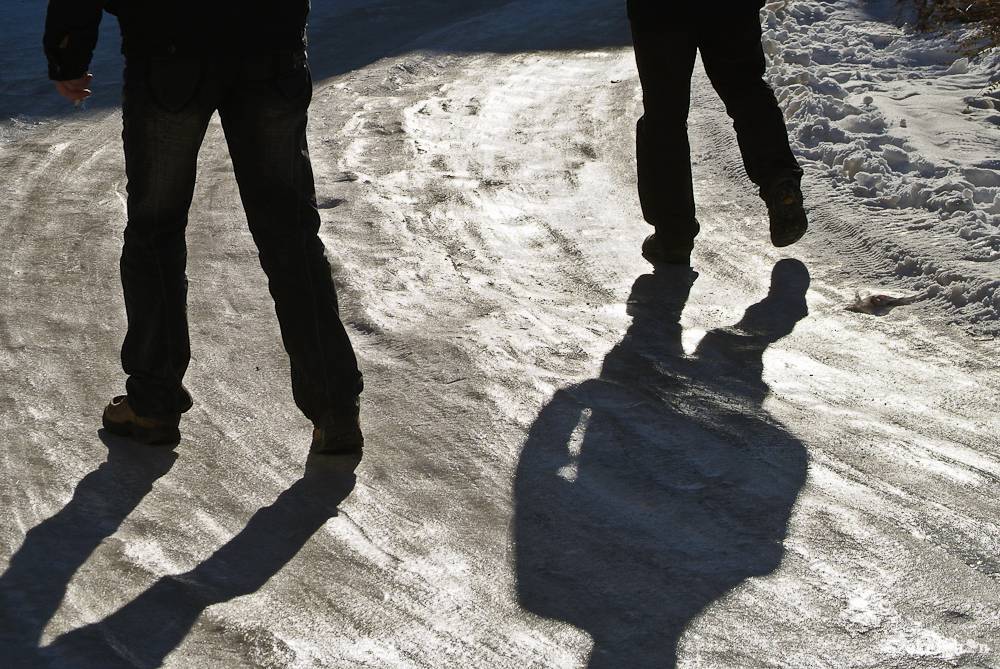 Sokan a jeges vagy havas járdákon, utakon estek el, szenvedtek sérülést •  Fotó: Veres Nándor