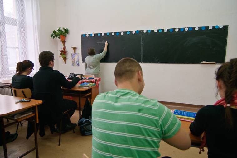 Magyar diákot magyar osztályba!