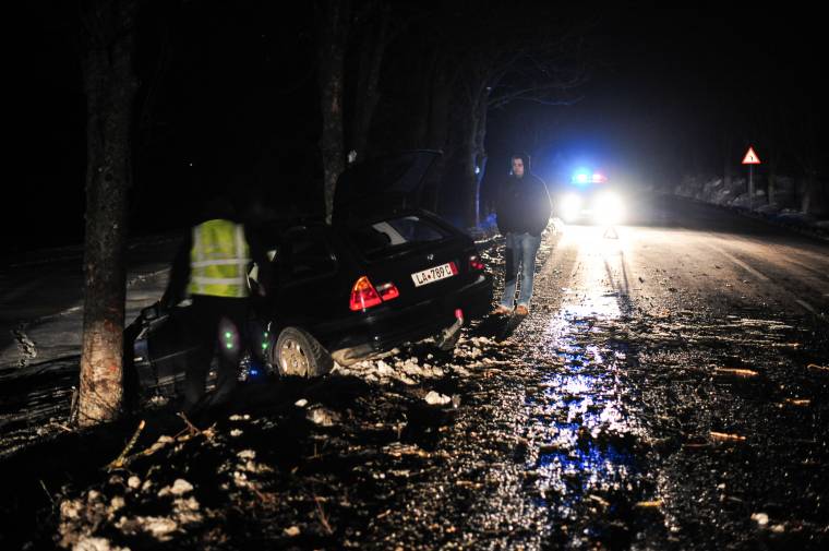 Fának ütközött egy autó Máréfalvánál