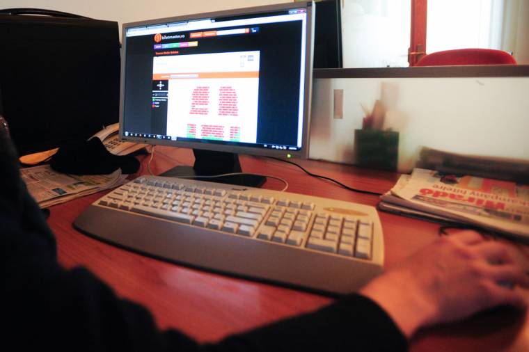 Az online jegyvásárlást javasolják