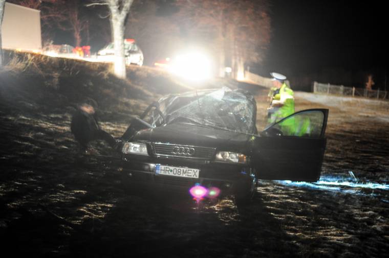 Fának ütközött egy autó Máréfalva közelében