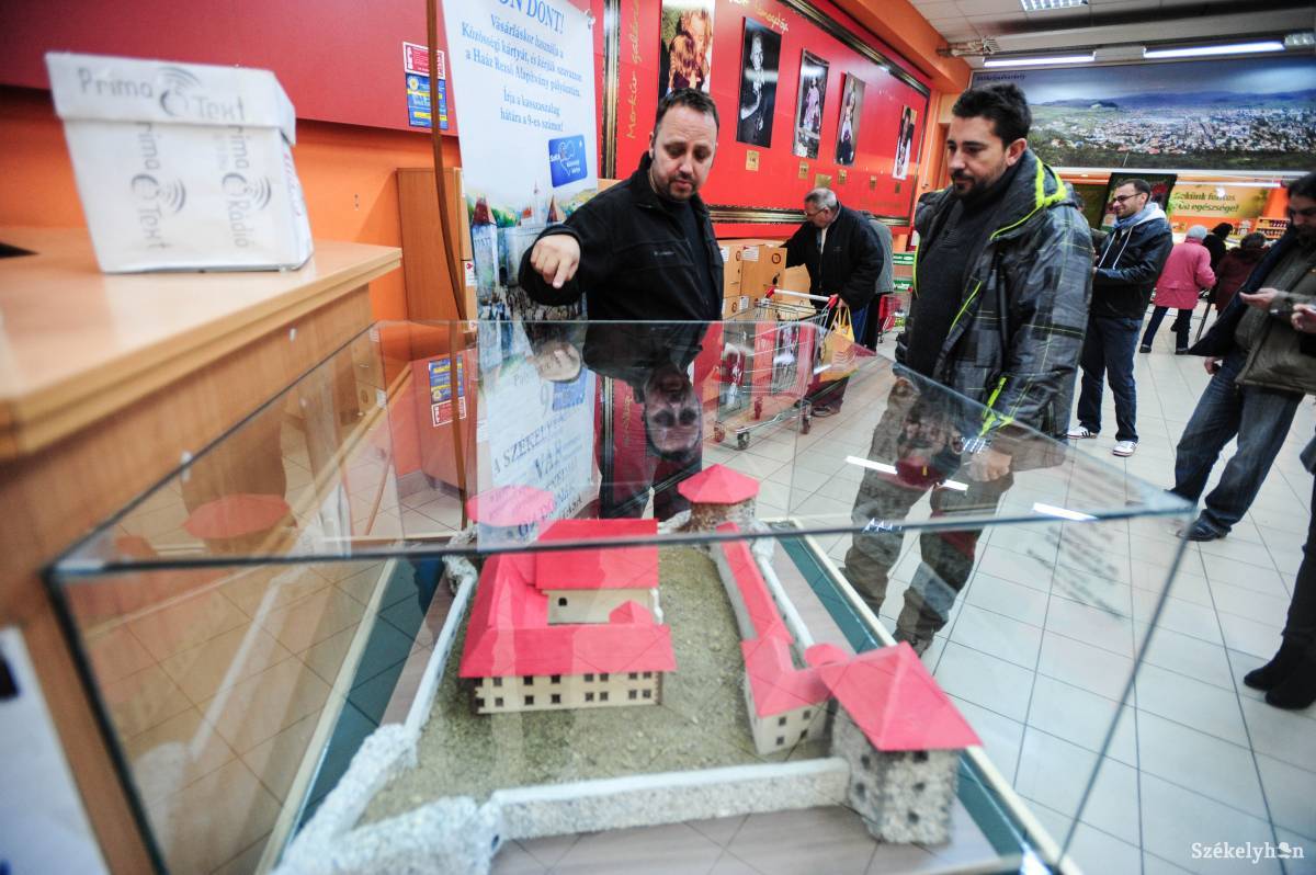 &bullet;  Fotó: Thomas Campean