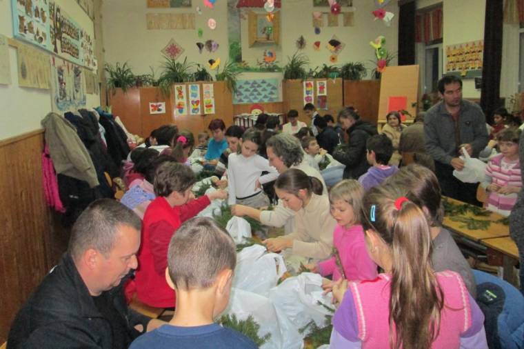 Adventre hangolódnak a petőfisek