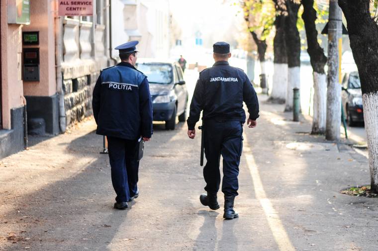 Helyi rendőrség: nem elég, ha csak itthon akarják