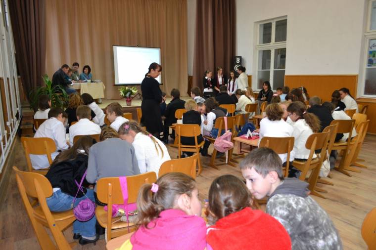 Szövegértésüket mérték össze