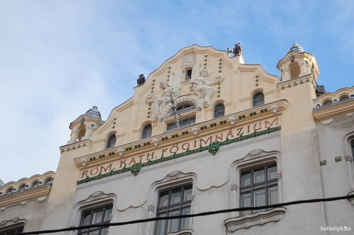 &bullet;  Fotó: Thomas Câmpean