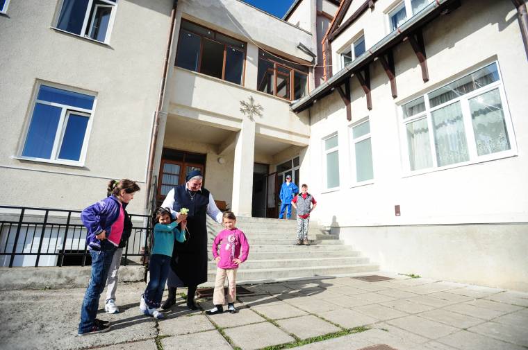 Udvarhelyen őrzik a Bukarestben elgázolt lány emlékét