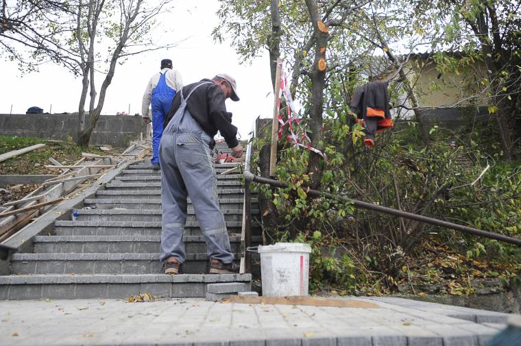 Lépcsőfelújítás térkövezéssel