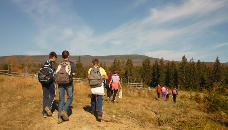 Versenyezve ismerkedtek a tájjal