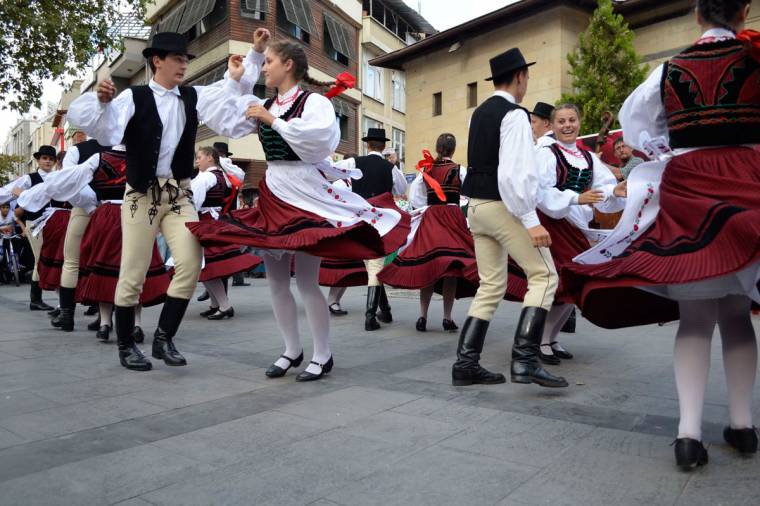 Néptánctalálkozó és kiállítások a hosszú hétvégén