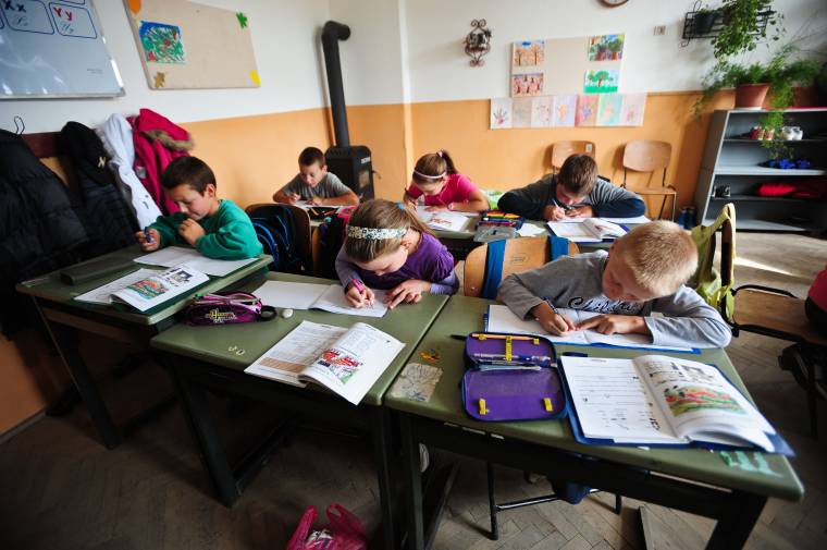 Mosdókat igényelnének a tanintézetek