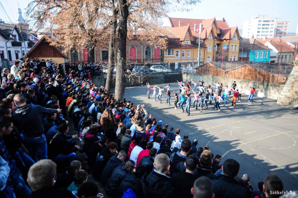 &bullet;  Fotó: Thomas Campean