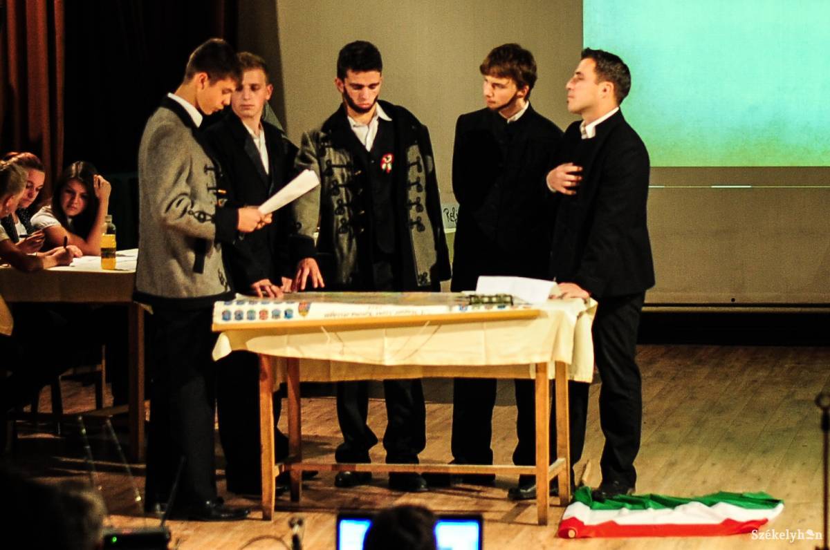 &bullet;  Fotó: Thomas Campean