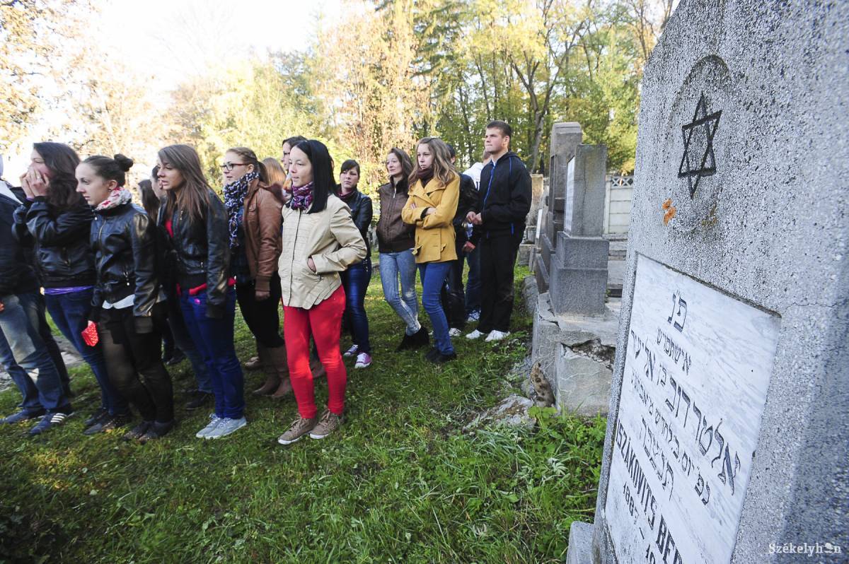 &bullet;  Fotó: Thomas Campean