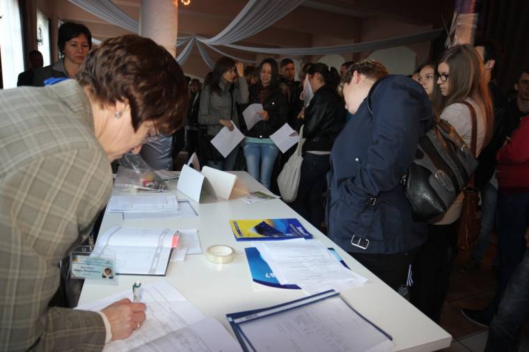 Többen ajánlottak munkát, mint ahányan kerestek