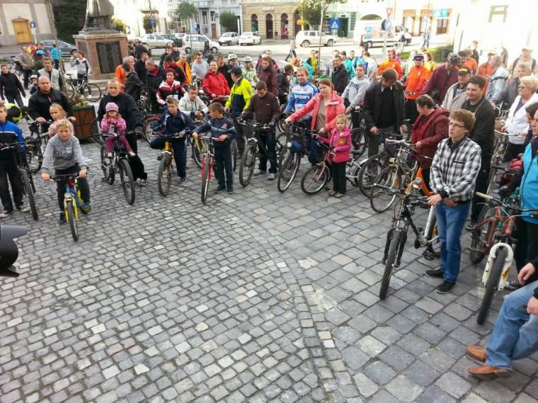 „Kritikus tömeg” biciklizett keresztül Udvarhelyen