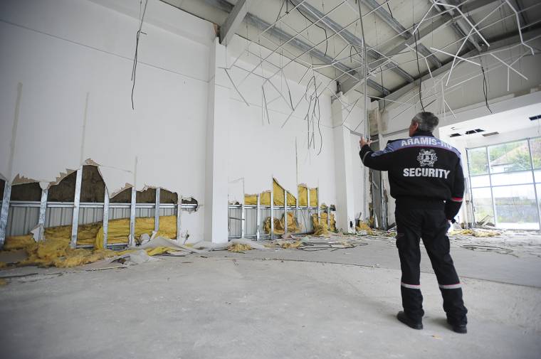 „Biobuldózerek” által megrongált épület