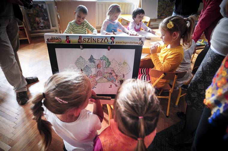 Színezővel bővült a Legendárium-család