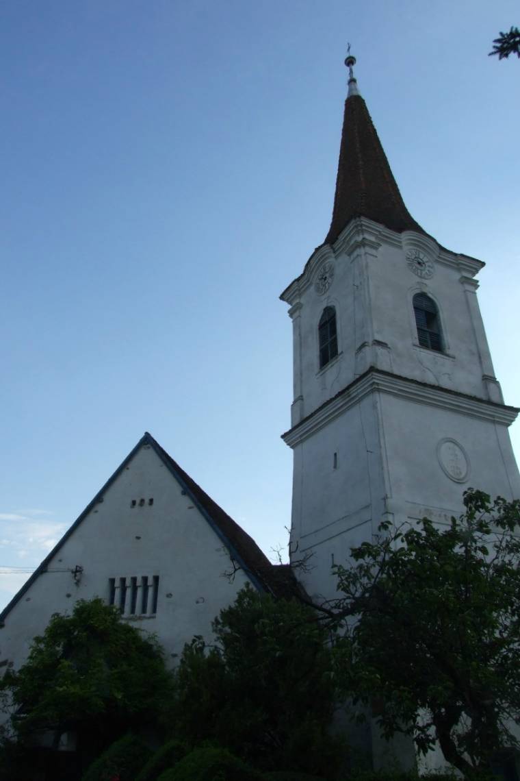 Hazavárnak Oklándra