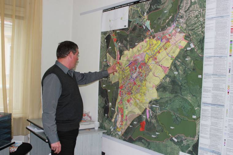 Nem állhat meg az élet az urbanisztikai osztályon