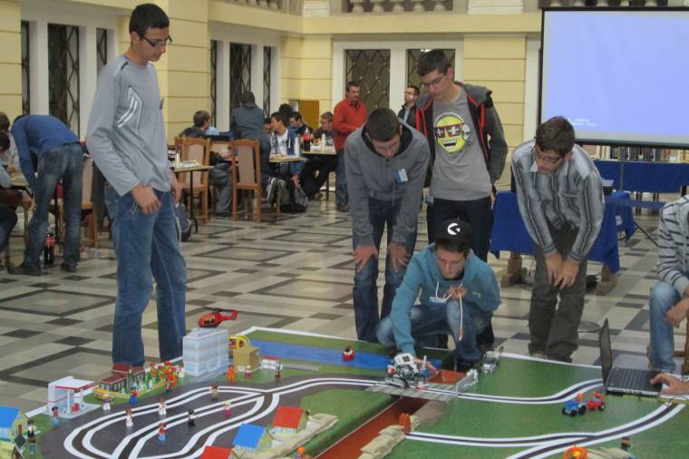 Székely győzelem a debreceni robotprogramozó-versenyen