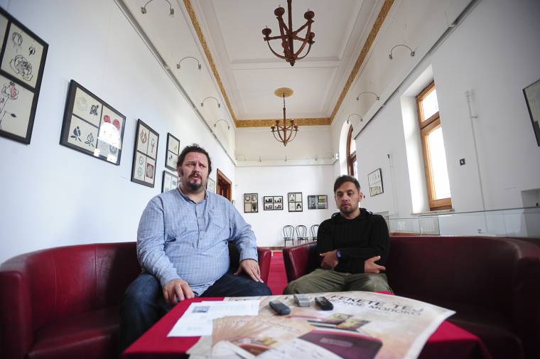 A Fekete tejjel rajtol a színházi évad