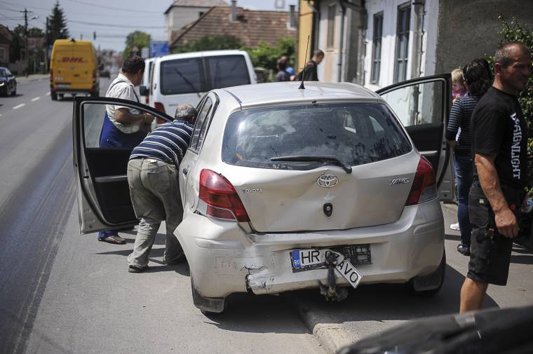 Öt autó ütközött össze a Bethlenfalvi úton