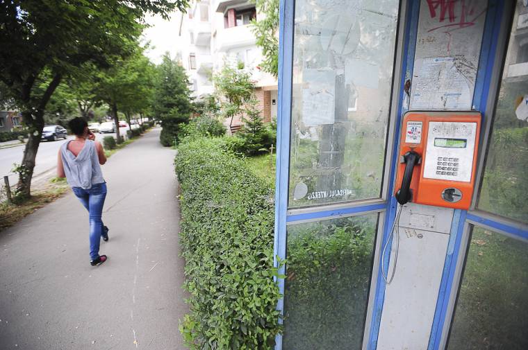 Alig használják az utcai telefonokat